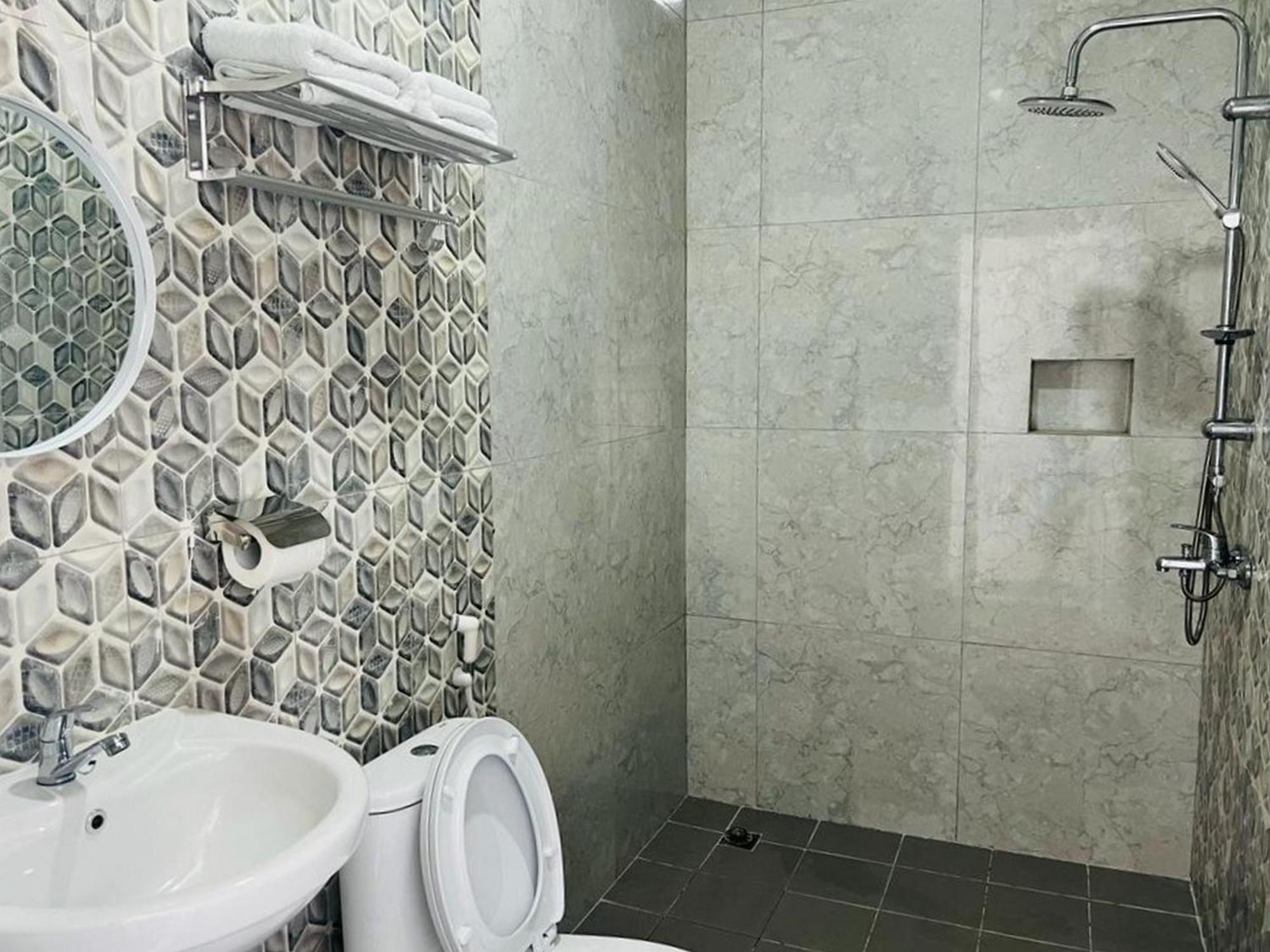 Urbanview Hotel Nimara Ngawi By Reddoorz Екстериор снимка