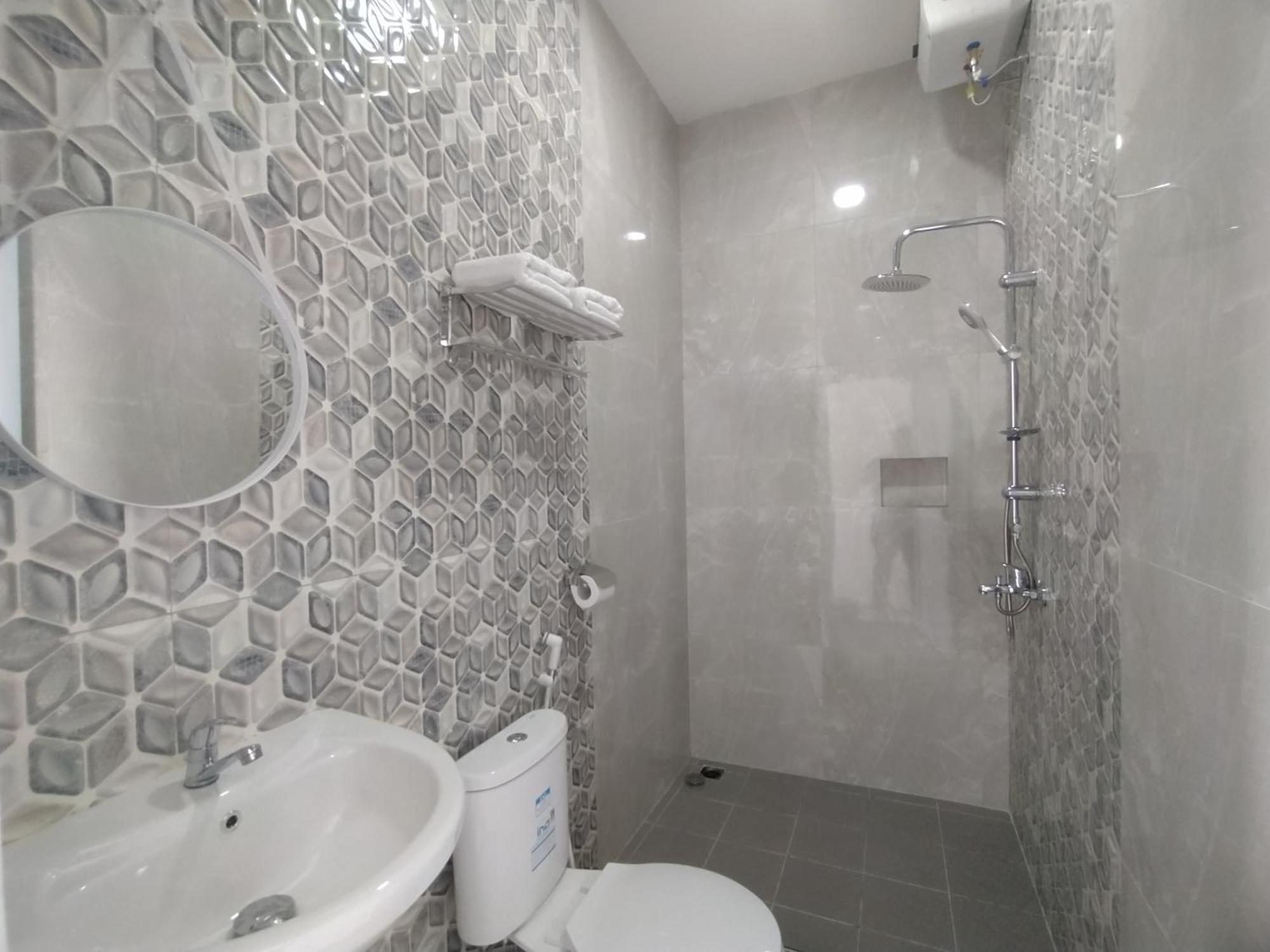 Urbanview Hotel Nimara Ngawi By Reddoorz Екстериор снимка