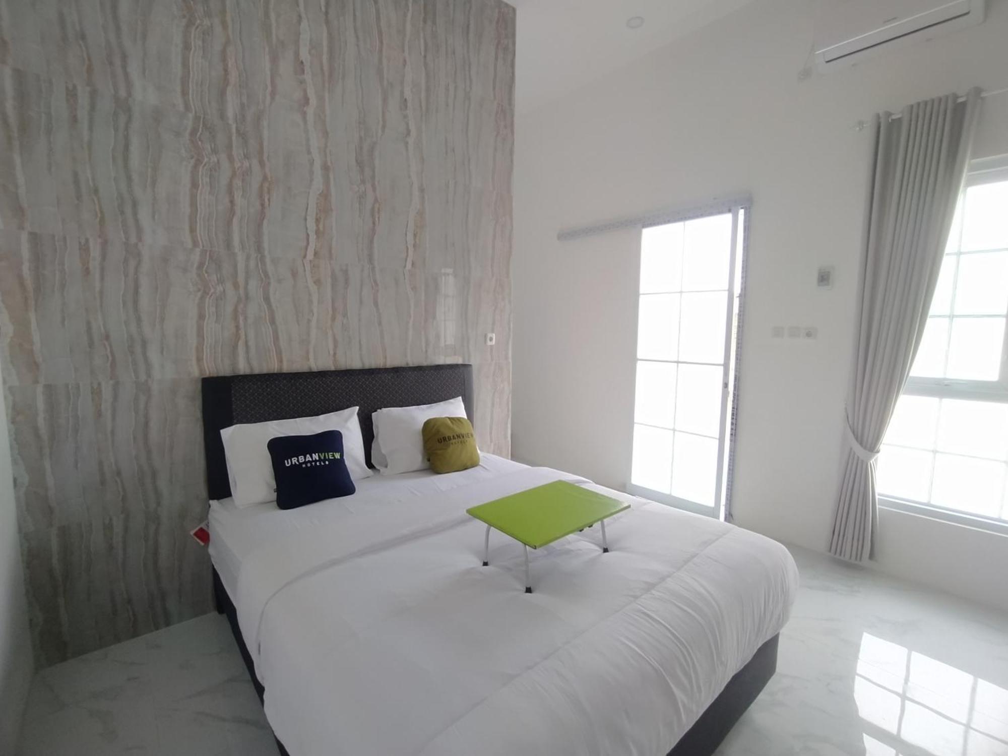 Urbanview Hotel Nimara Ngawi By Reddoorz Екстериор снимка