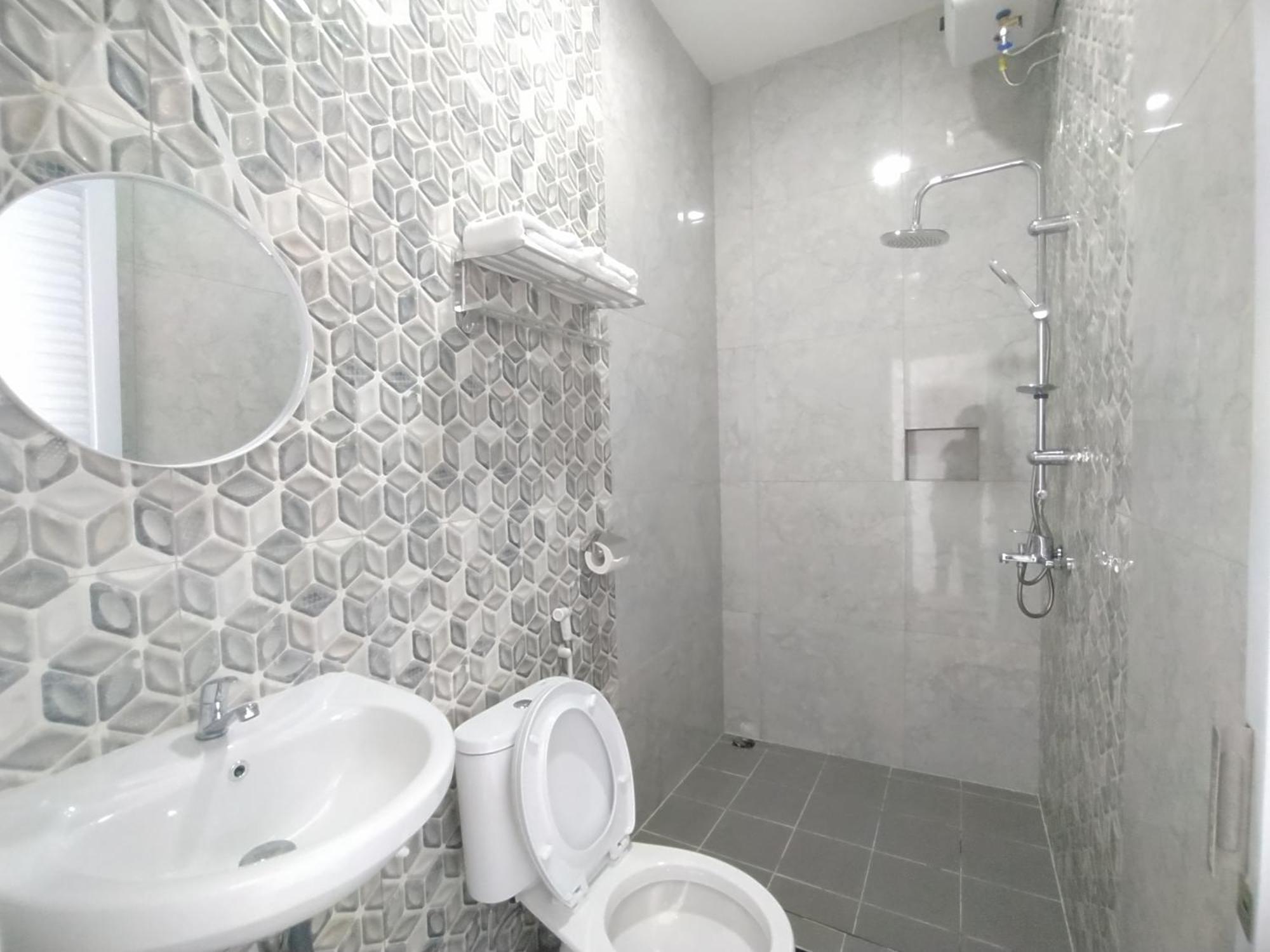 Urbanview Hotel Nimara Ngawi By Reddoorz Екстериор снимка